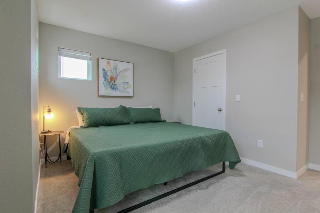 Townhome - New Construction - 3 Kings! Apartment
