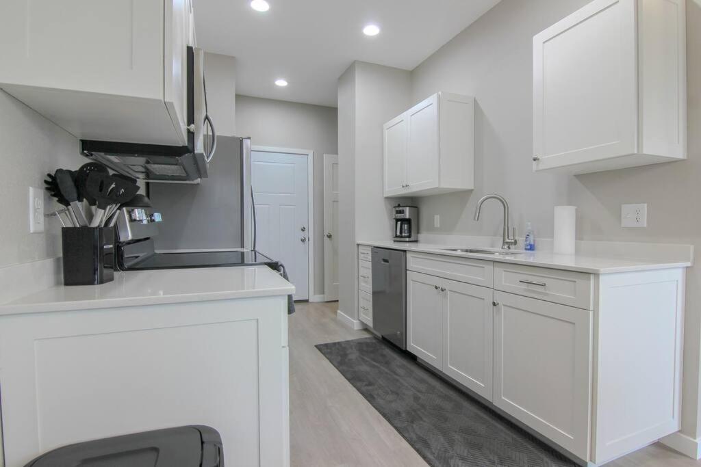Townhome - New Construction - 3 Kings! Apartment *